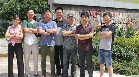 數(shù)碼彩油漆涂料經(jīng)銷商“獨(dú)立團(tuán)”，迷霧中的希望之光
