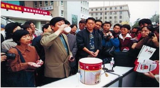 能喝的涂料就一定是環(huán)保的嗎？_廣東韶關(guān)水性木器漆品牌廠家