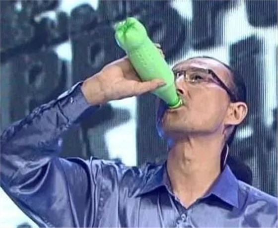 能喝的涂料就一定是環(huán)保的嗎？_廣東韶關(guān)水性木器漆品牌廠家