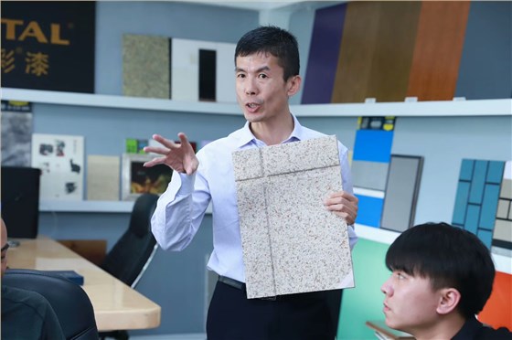 歡迎廣東涂協(xié)、經(jīng)銷商分會經(jīng)銷商代表蒞臨數(shù)碼彩指導(dǎo)